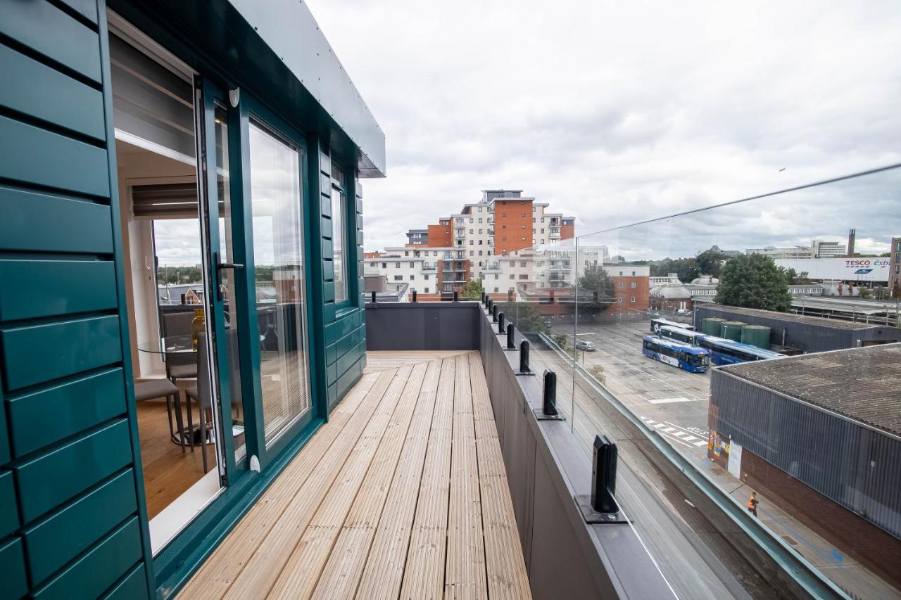 Апартаменти Two Bed Flat With Wrap Around Terrace Near Legoland, Windsor, Tube Station Слау Екстер'єр фото