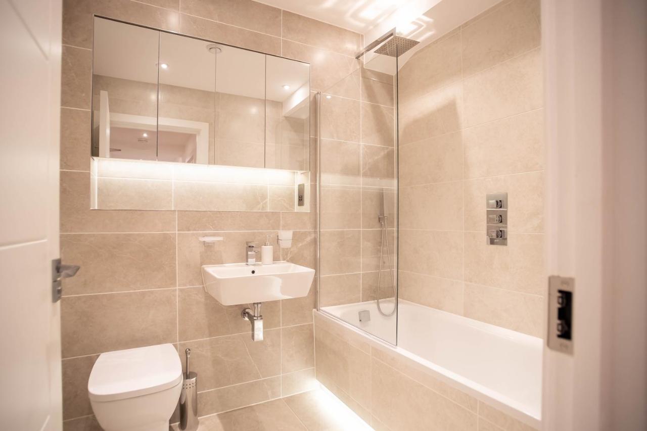 Апартаменти Two Bed Flat With Wrap Around Terrace Near Legoland, Windsor, Tube Station Слау Екстер'єр фото